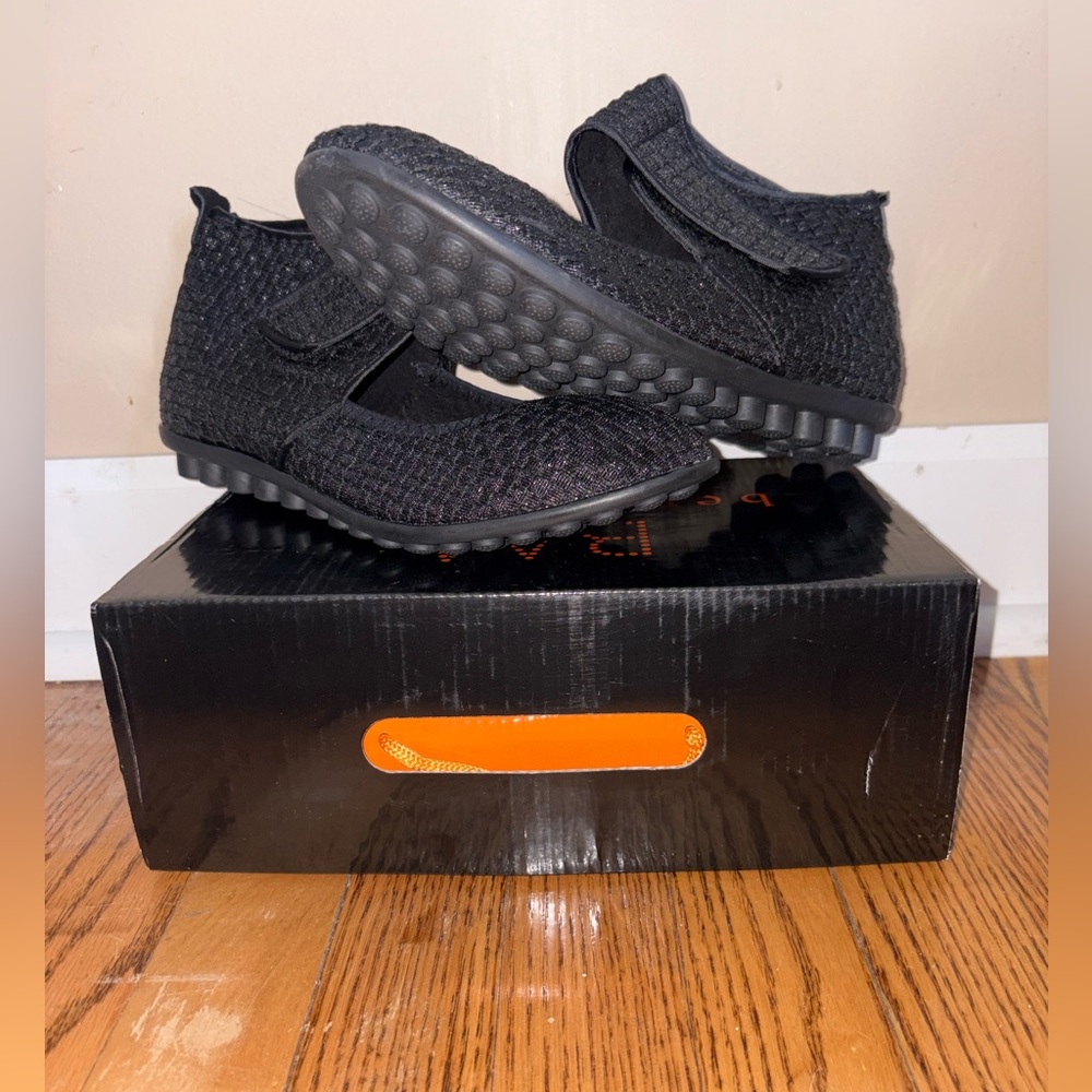 bernie mev. Black Women's Sneakers